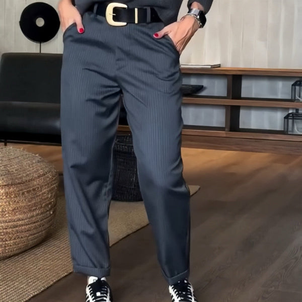 Mathilda | Elegante, figurschmeichelnde hose mit streifen